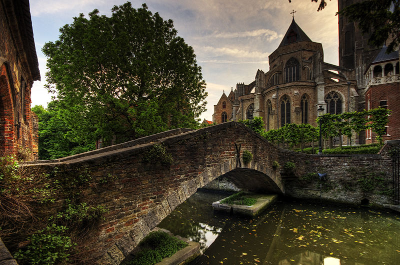 Bridge to The Church of Our Lady brugge