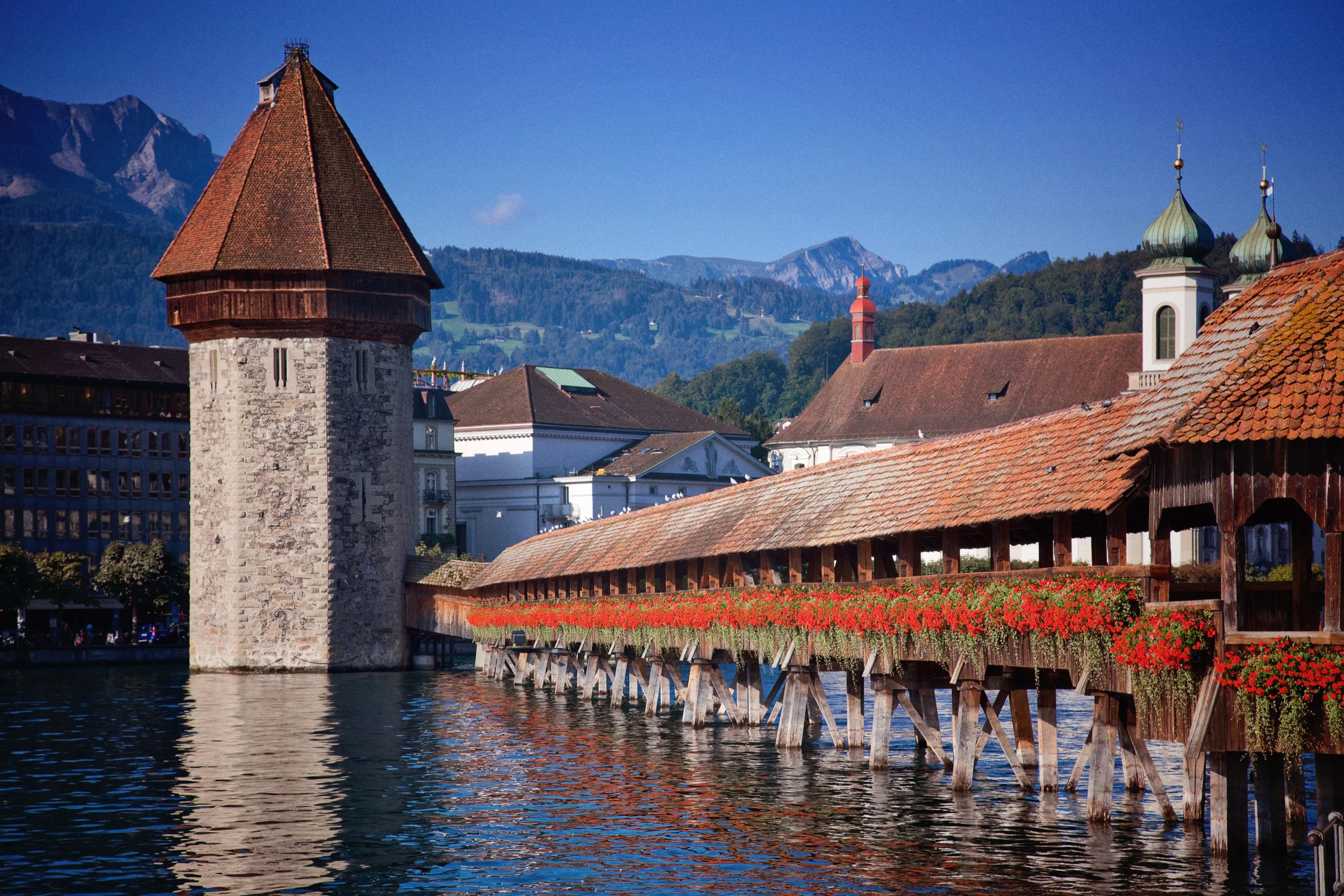 CH_Lucerne_Chapel Bridge_RF_ss53711563_CG